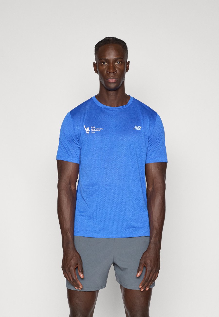 Футболка New Balance NYC MARATHON ATHLETICS, Blue Gemstone Heather/Blue
Футболка New Balance NYC MARATHON ATHLETICS, Blue Gemstone Heather/Blue