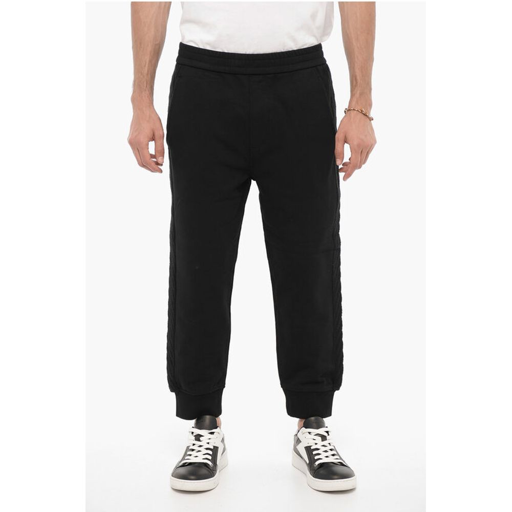 Однотонные джоггеры с шерстяными вставками по бокам Neil Barrett, Black
Однотонные джоггеры с шерстяными вставками по бокам Neil Barrett, Black