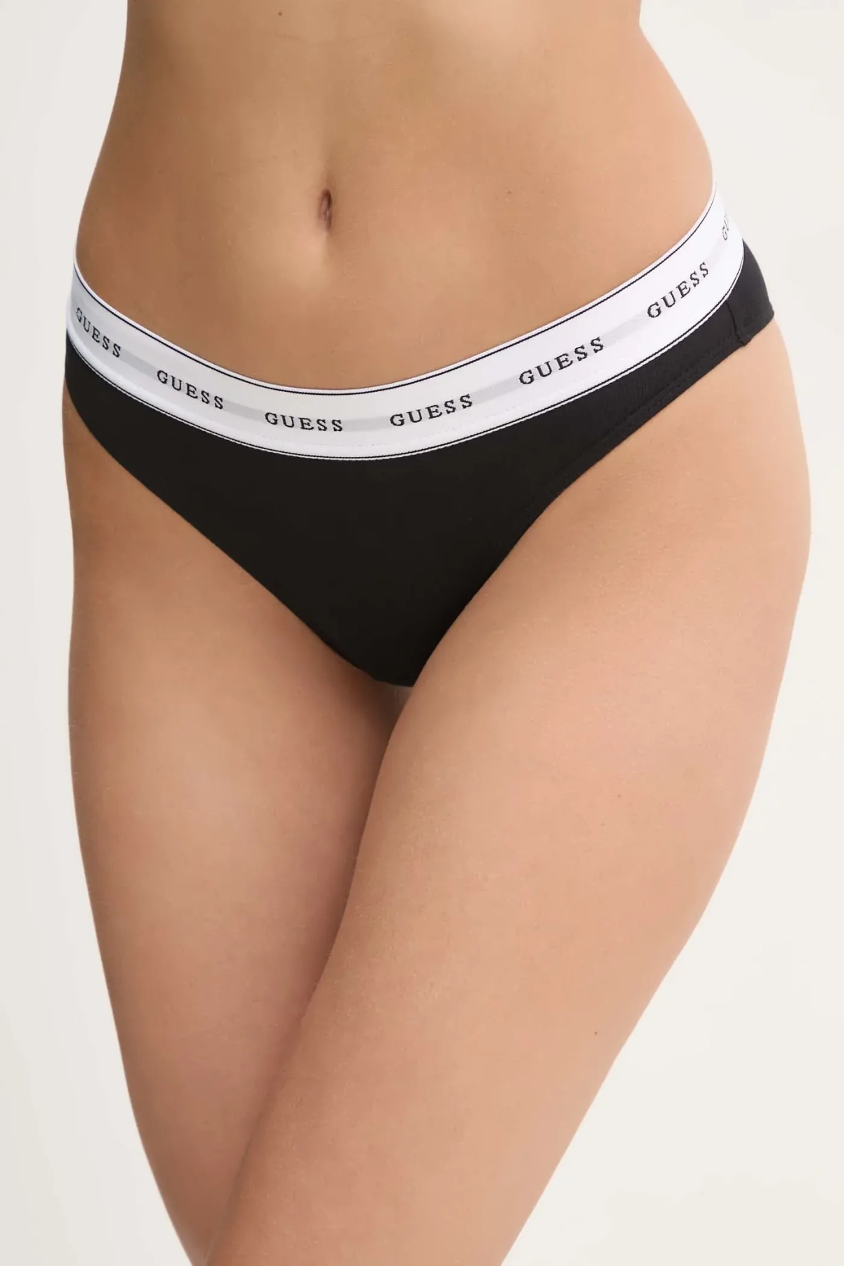 CARRIE Бразильские трусы Guess, черный
CARRIE Бразильские трусы Guess, черный