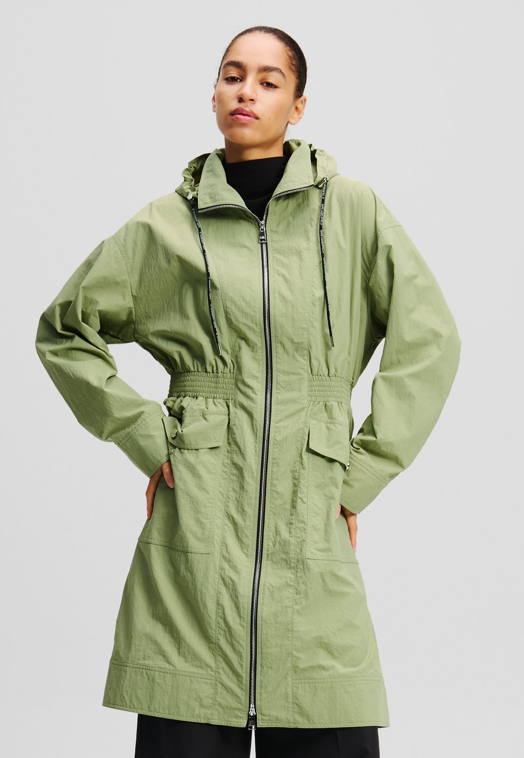 Парка HOODED KARL LAGERFELD, зеленый 
Парка HOODED KARL LAGERFELD, зеленый