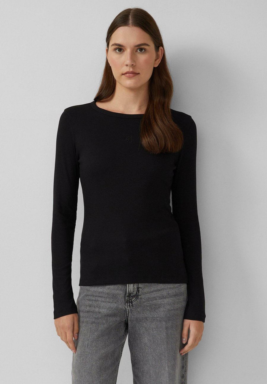 Топ s.Oliver Long sleeved top, Schwarz/Black
Топ s.Oliver Long sleeved top, Schwarz/Black