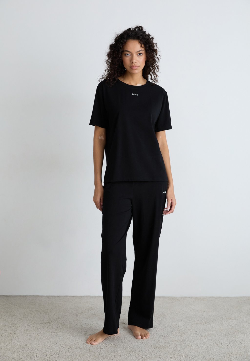 Пижама BOSS, черный
Пижама BOSS, черный