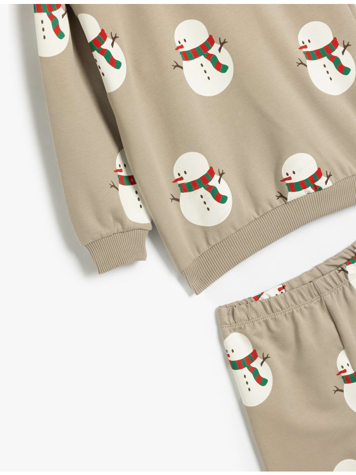 KOTON Комплект из двух предметов: толстовка и брюки бежевого цвета с узором
KOTON Комплект из двух предметов: толстовка и брюки бежевого цвета с узором