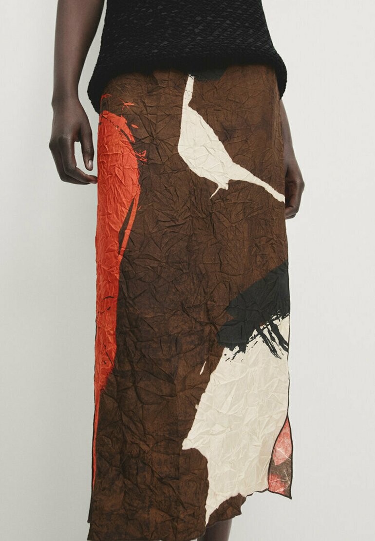 Юбка-колокольчик Creased-Effect Printed Massimo Dutti, крапчатый темно-коричневый
Юбка-колокольчик Creased-Effect Printed Massimo Dutti, крапчатый темно-коричневый