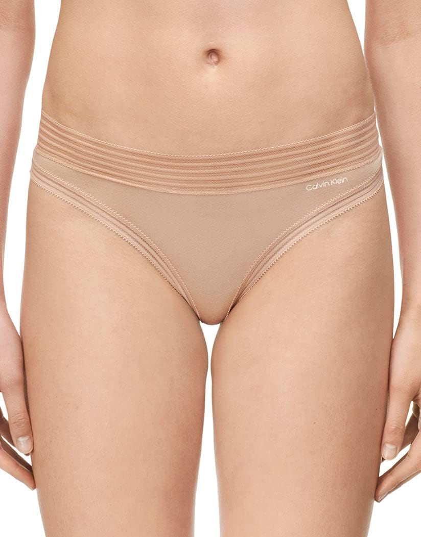 Женские модальные стринги Calvin Klein, Bare
Женские модальные стринги Calvin Klein, Bare