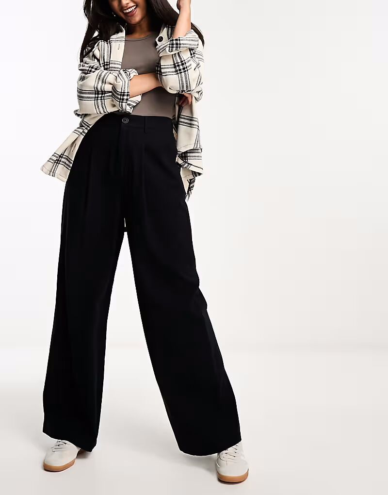 Свободные брюки-папы черного цвета Asos Design
Свободные брюки-папы черного цвета Asos Design