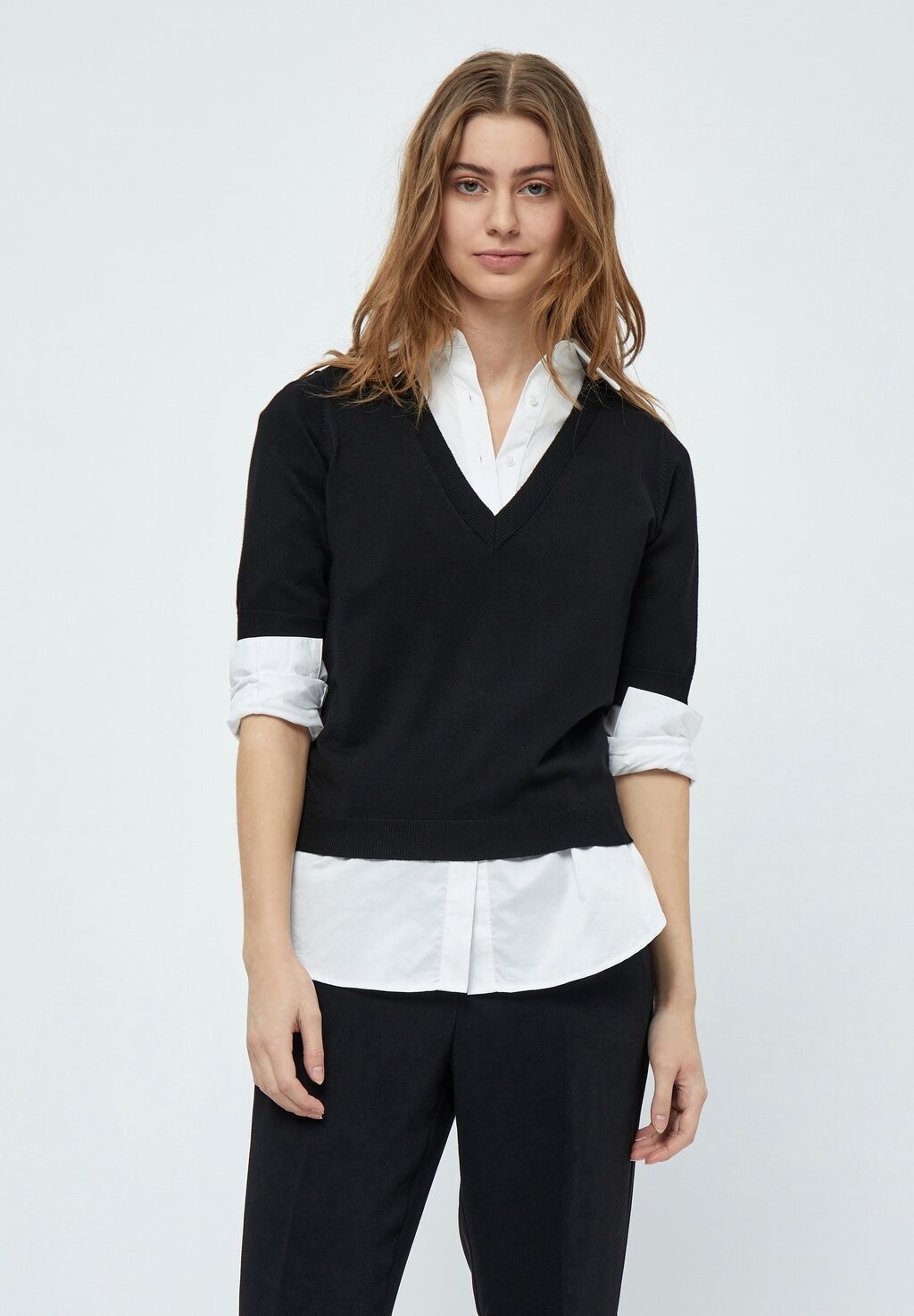 Базовая футболка MIMILLA V- NECK KNIT TEE 1 Minus, цвет black
Базовая футболка MIMILLA V- NECK KNIT TEE 1 Minus, цвет black