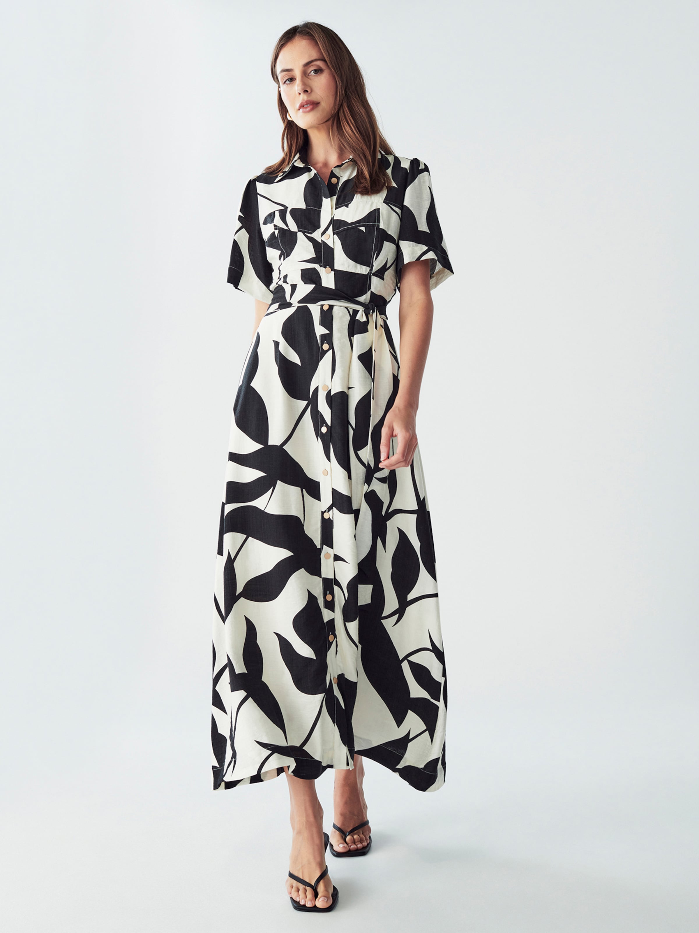 Willa Платье-рубашка в черном цвете
Willa Платье-рубашка в черном цвете