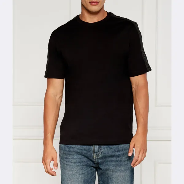 Футболка стандартного кроя Armani Exchange, черный
Футболка стандартного кроя Armani Exchange, черный