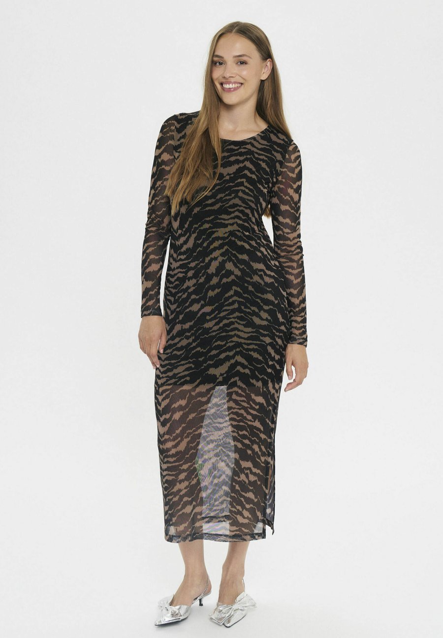Платье Saint Tropez ZULVIRSZ, Black Shifted Strokes/Metallic Black
Платье Saint Tropez ZULVIRSZ, Black Shifted Strokes/Metallic Black