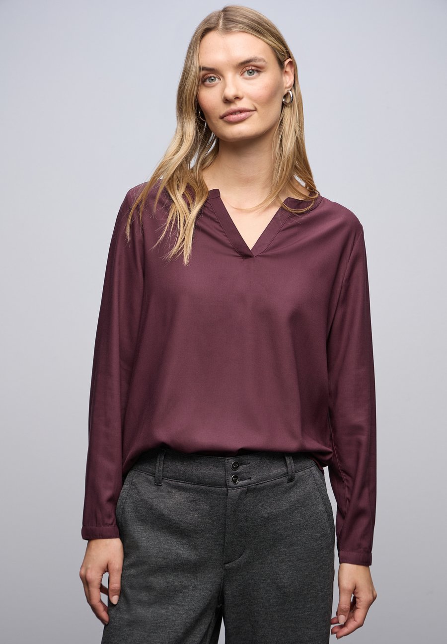 Блуза Street One IN UNIFARBE, Rot/Bordeaux
Блуза Street One IN UNIFARBE, Rot/Bordeaux
