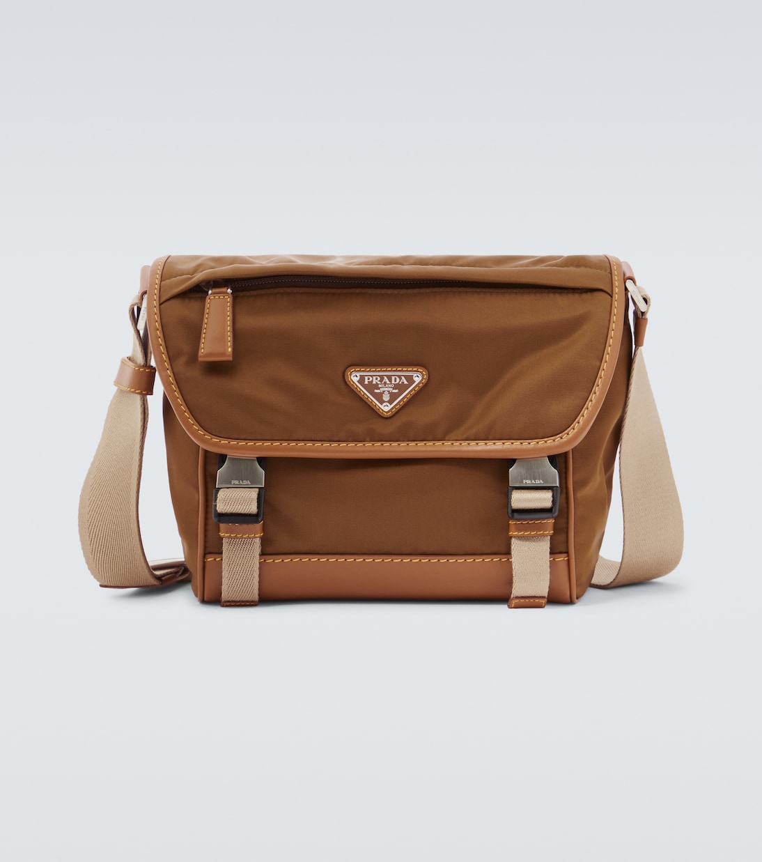 Сумка через плечо с отделкой из кожи Re-Nylon Prada, Sughero 
Сумка через плечо с отделкой из кожи Re-Nylon Prada, Sughero