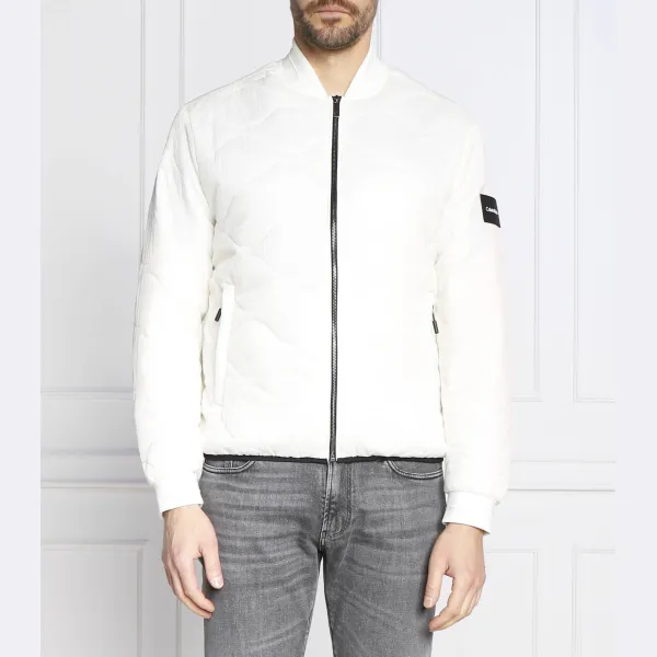 Бомбер стандартного кроя Calvin Klein, белый
Бомбер стандартного кроя Calvin Klein, белый