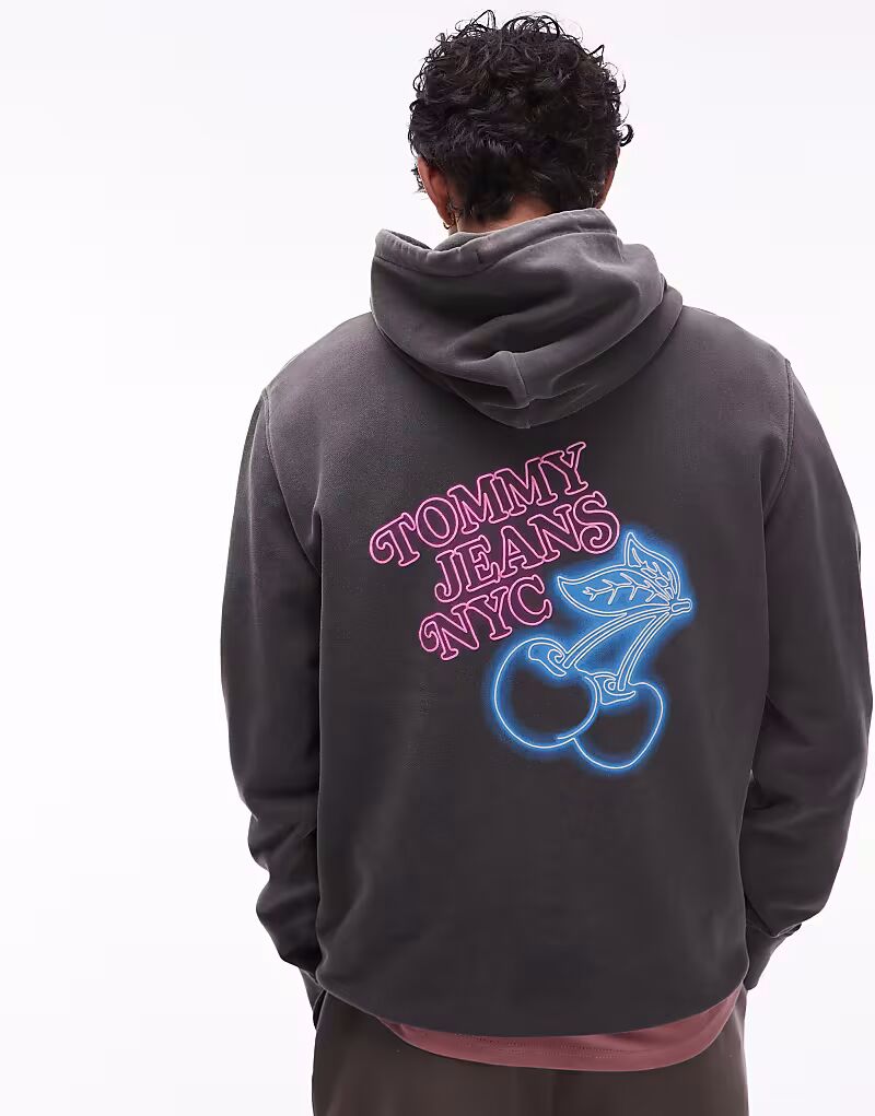 Толстовка Tommy Jeans неоново-вишневого цвета черного цвета
Толстовка Tommy Jeans неоново-вишневого цвета черного цвета