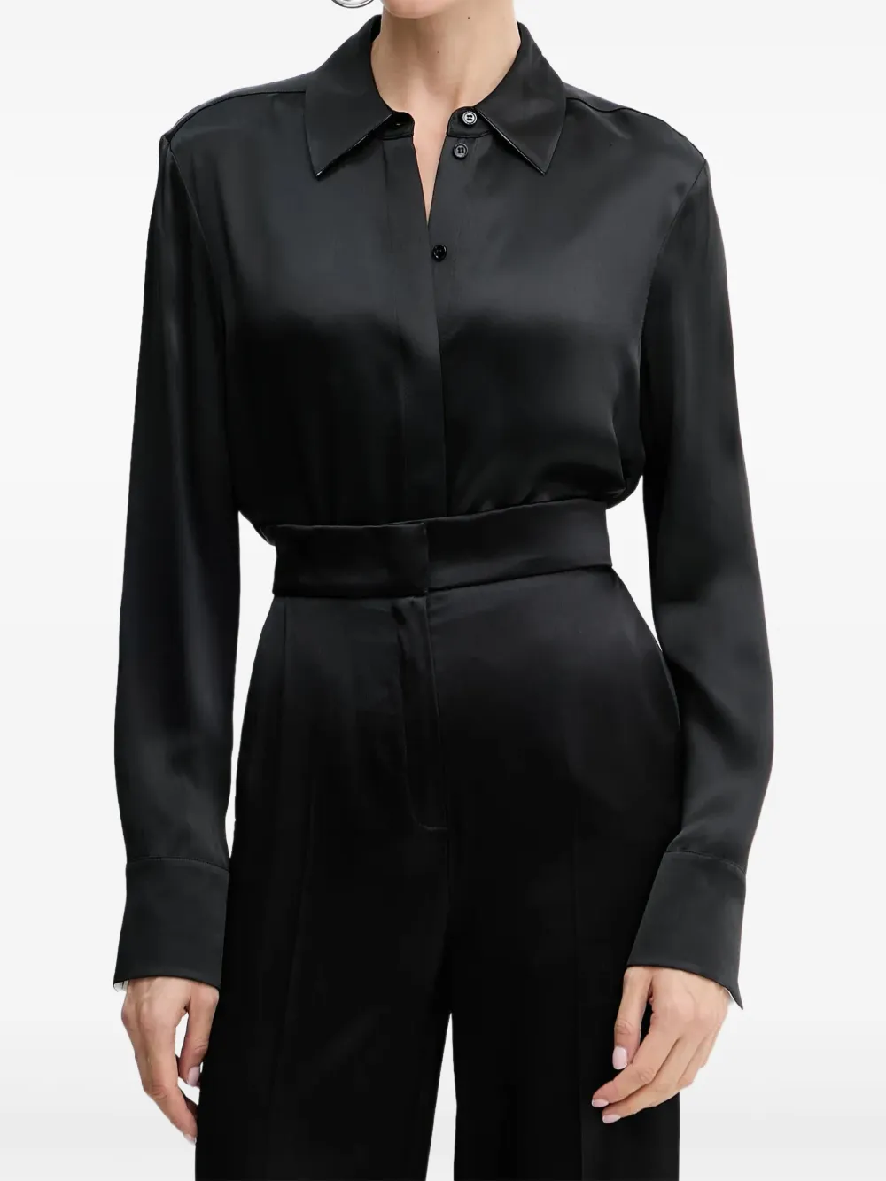 Атласная рубашка Boss, черный
Атласная рубашка Boss, черный