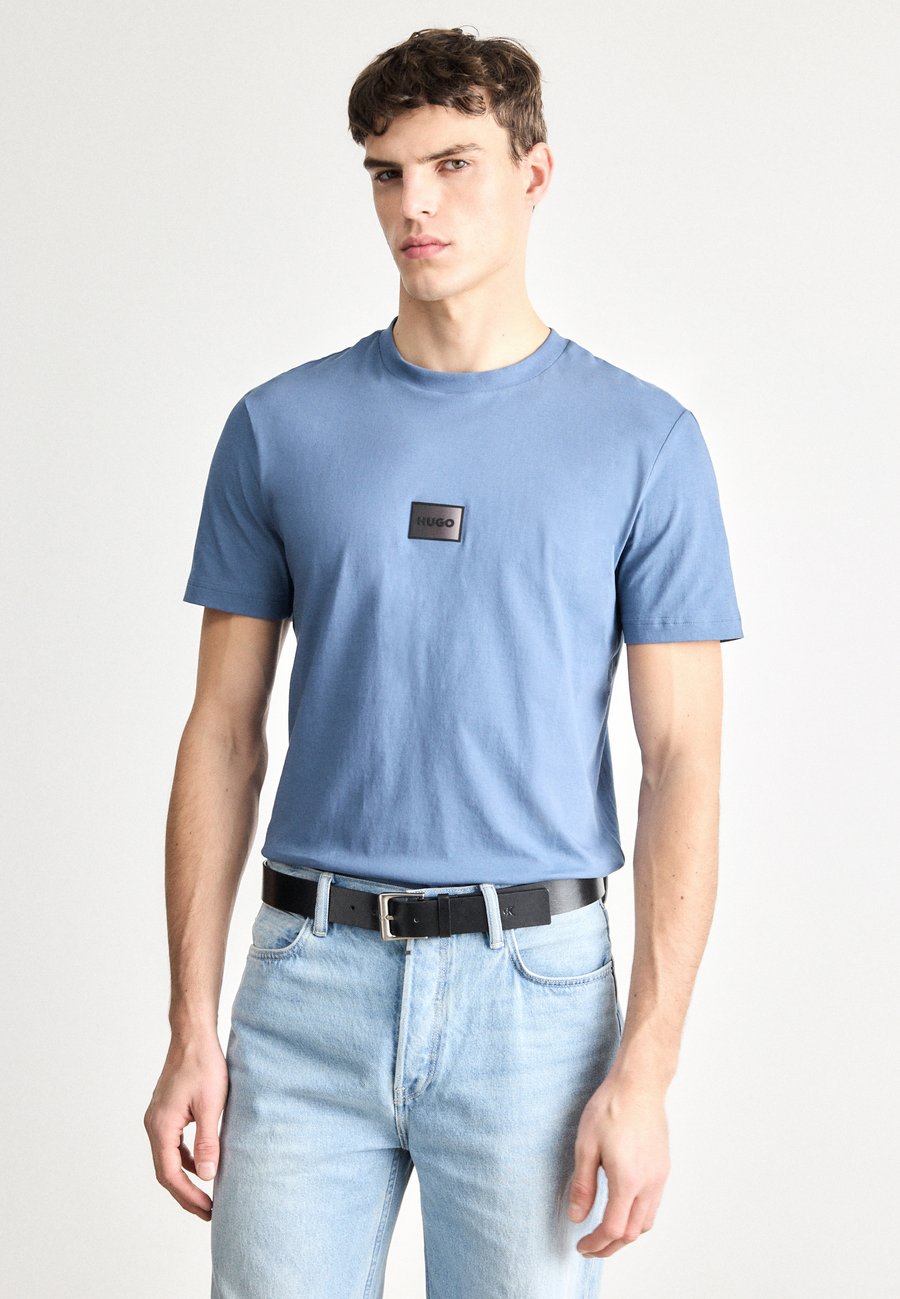 Футболка HUGO DANOTIE, Open Blue/Blue, Синий, Футболка HUGO DANOTIE, Open Blue/Blue
Футболка HUGO DANOTIE, Open Blue/Blue, Синий, Футболка HUGO DANOTIE, Open Blue/Blue