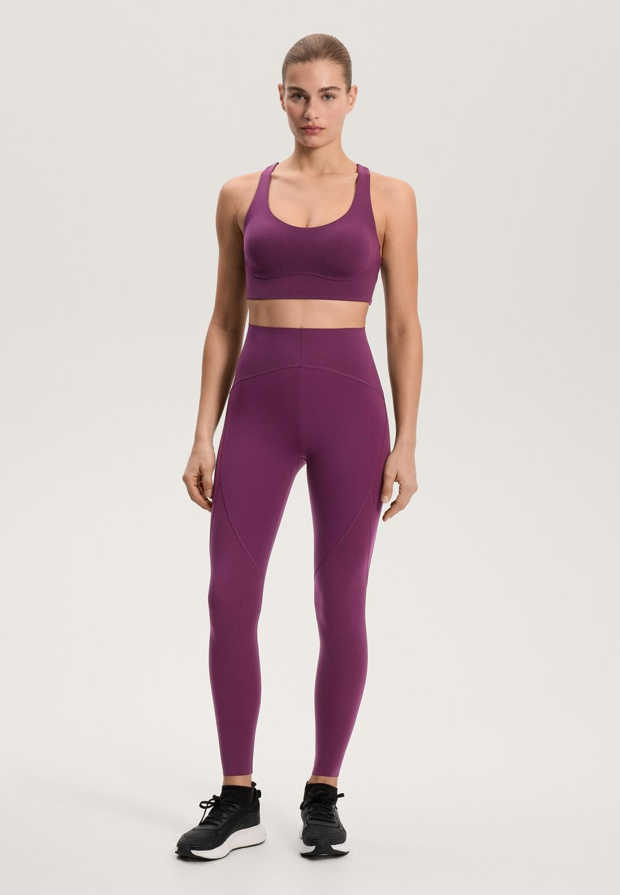 Бюстгальтер OYSHO COMPRESSIVE WITH CUPS, Dark Red
Бюстгальтер OYSHO COMPRESSIVE WITH CUPS, Dark Red