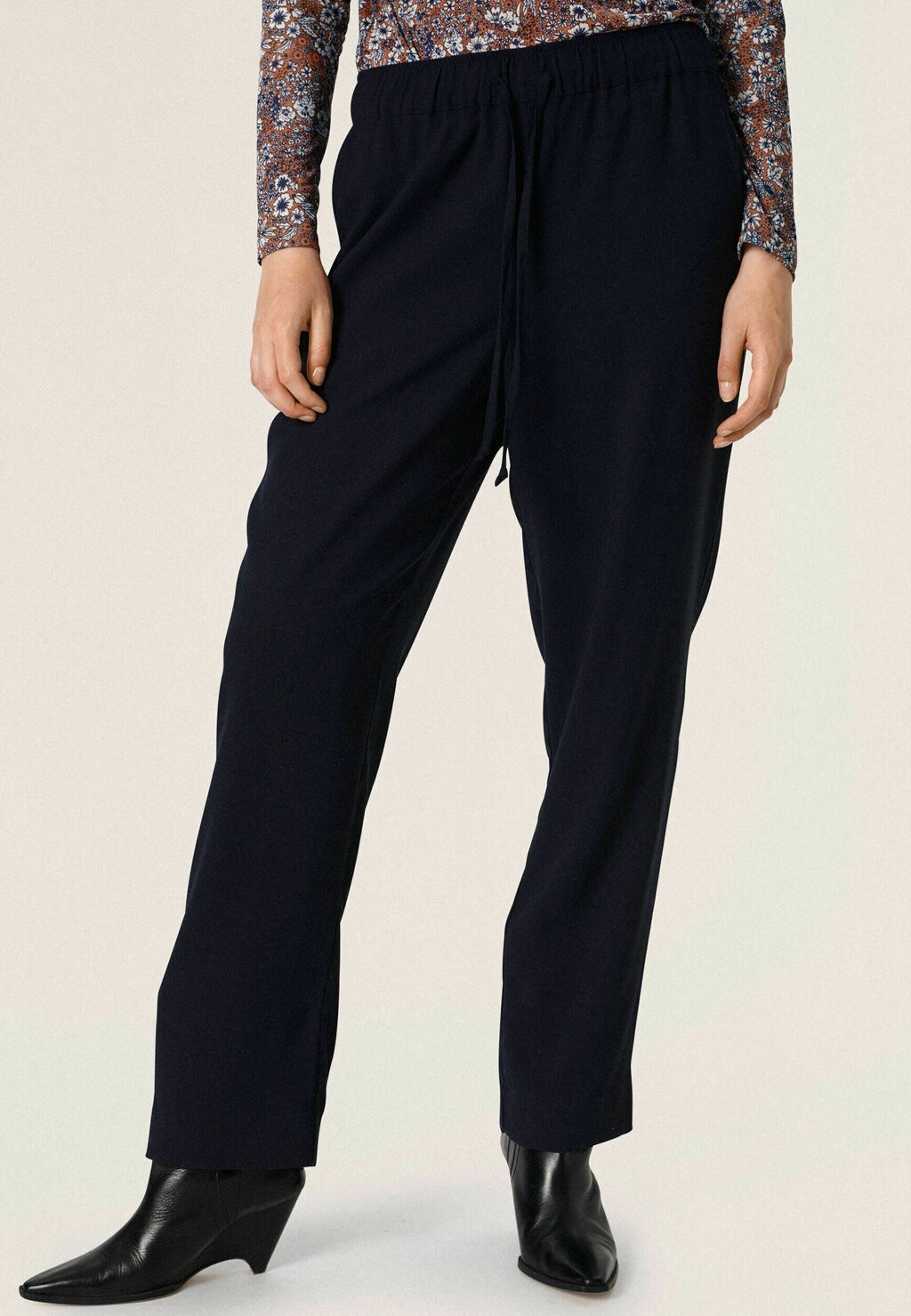 Спортивные брюки Soaked in Luxury SLSHIRLEY TAPERED, цвет Night Sky, Черный, Спортивные брюки Soaked in Luxury SLSHIRLEY TAPERED, цвет Night Sky
Спортивные брюки Soaked in Luxury SLSHIRLEY TAPERED, цвет Night Sky, Черный, Спортивные брюки Soaked in Luxury SLSHIRLEY TAPERED, цвет Night Sky