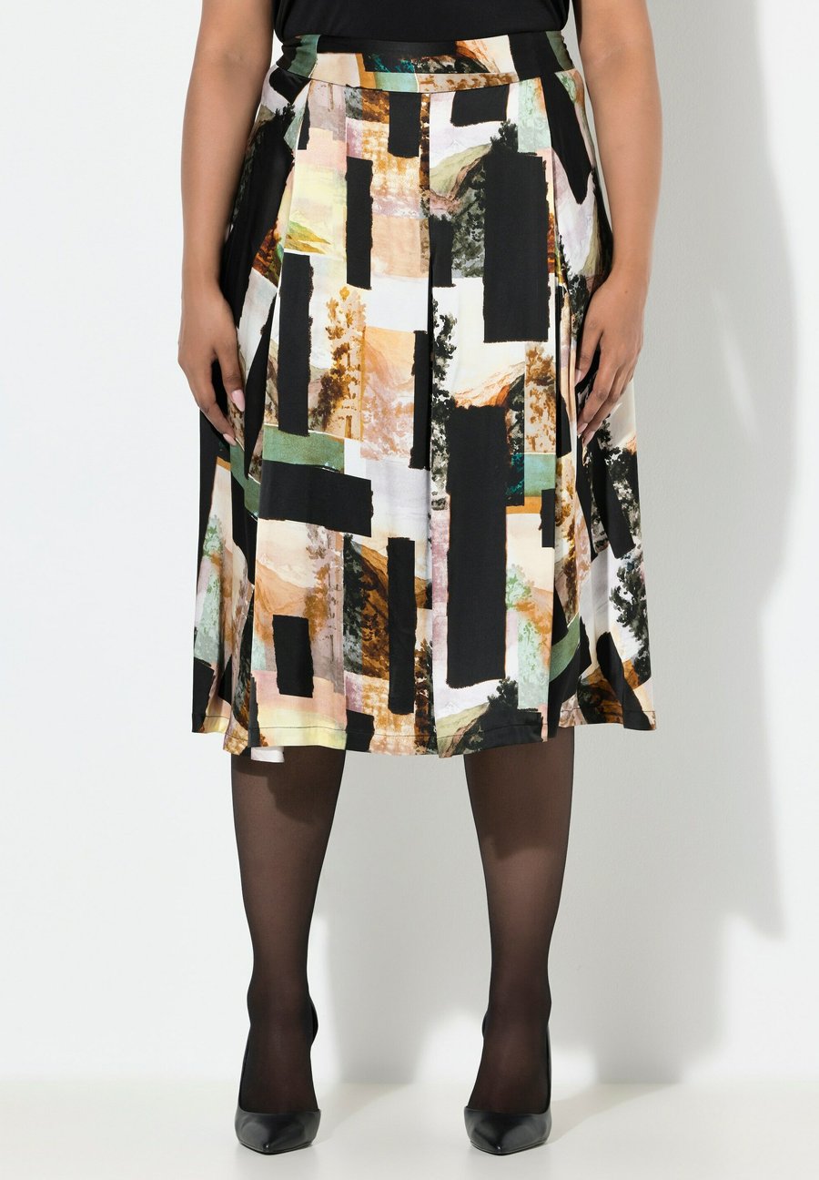 Юбка Ulla Popken MIDI LANDSCHAFT STEPPFALTEN, Black
Юбка Ulla Popken MIDI LANDSCHAFT STEPPFALTEN, Black