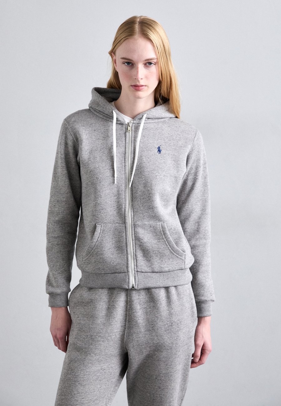 Толстовка Polo Ralph Lauren FULL ZIP HOODIE, Dark Vintage Heather/Mottled Dark Grey
Толстовка Polo Ralph Lauren FULL ZIP HOODIE, Dark Vintage Heather/Mottled Dark Grey