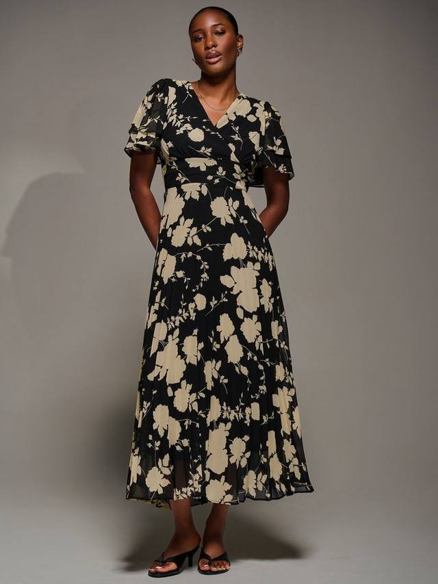 Платье из шифона с цветочным принтом и рюшами Jolie Moi, Black Floral
Платье из шифона с цветочным принтом и рюшами Jolie Moi, Black Floral