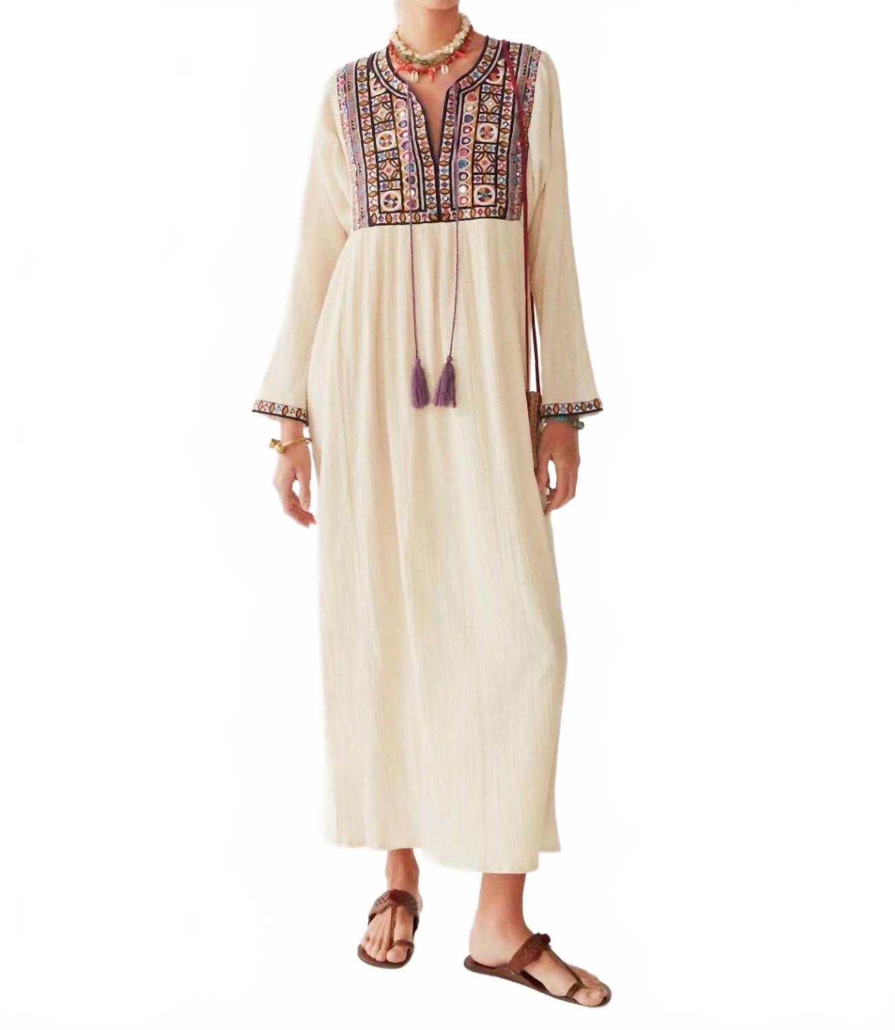 Платье Janis от Bobby Mcgee в жемчужном цвете Maison Hotel, Pearl
Платье Janis от Bobby Mcgee в жемчужном цвете Maison Hotel, Pearl