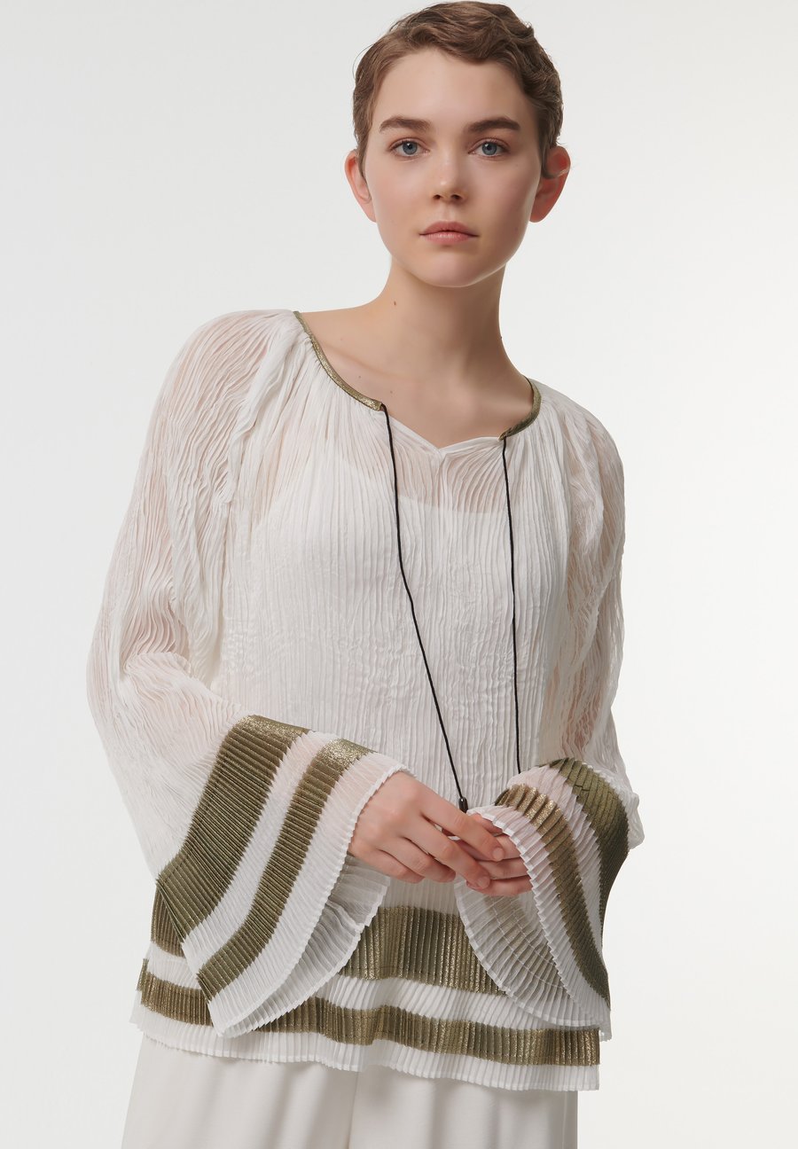 Блуза Leem PLEATED CONTRAST STRIPED, White
Блуза Leem PLEATED CONTRAST STRIPED, White