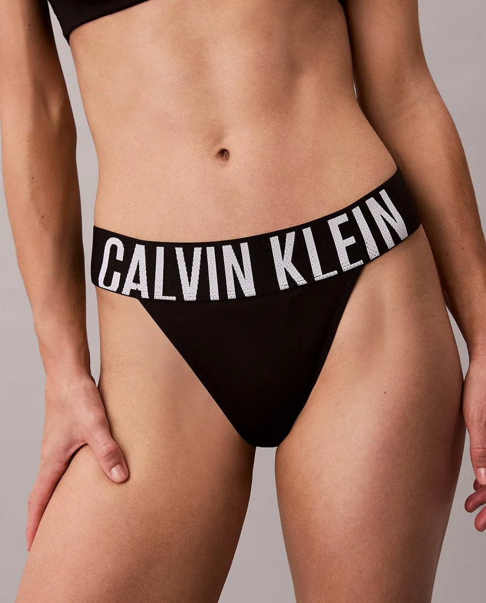 Индивидуальные трусики-танга с высокой посадкой INTENSE POWER из микрофибры с охлаждающим эффектом Calvin Klein, черный
Индивидуальные трусики-танга с высокой посадкой INTENSE POWER из микрофибры с охлаждающим эффектом Calvin Klein, черный