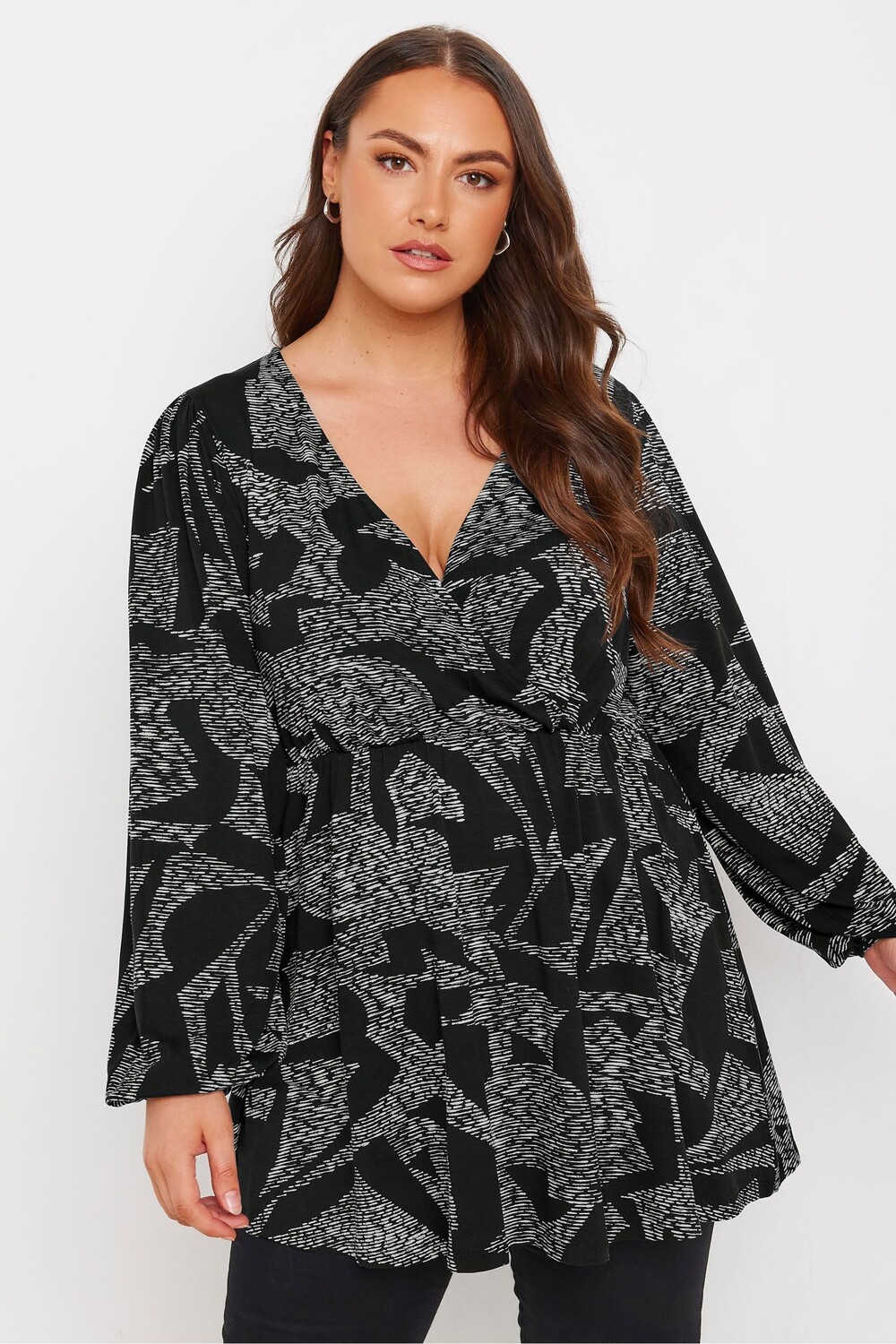 Топ с длинными рукавами и запахом Yours Curve, черный
Топ с длинными рукавами и запахом Yours Curve, черный