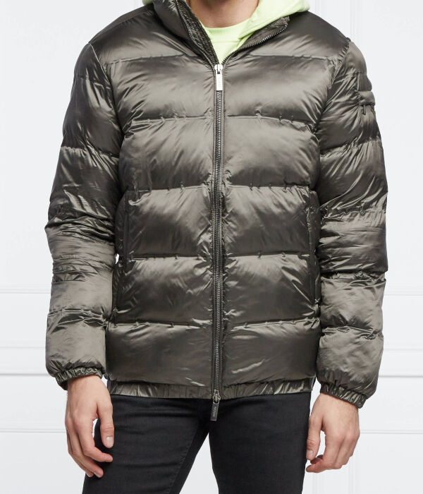 Куртка мужская Guess Jeans короткая стеганая, серый
Куртка мужская Guess Jeans короткая стеганая, серый