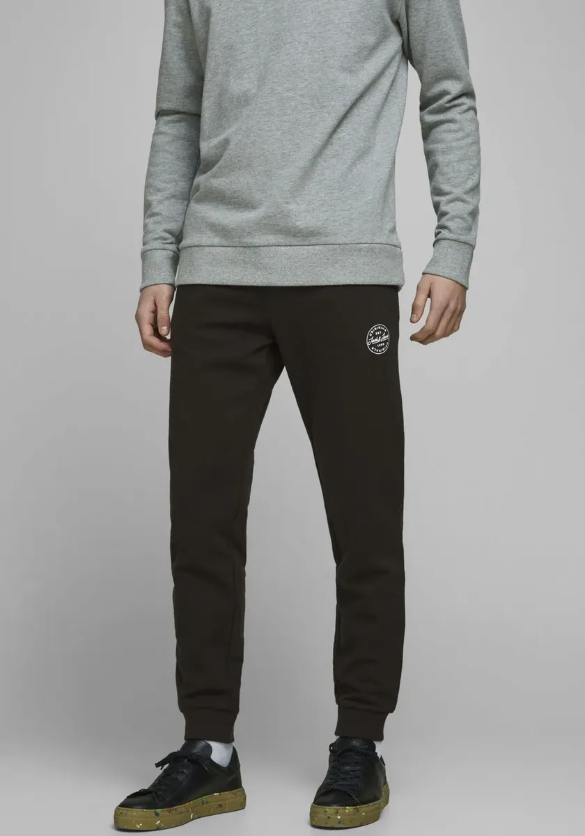 Спортивные брюки Jack & Jones "Gordon Shark Sweat Pants", черный
Спортивные брюки Jack & Jones "Gordon Shark Sweat Pants", черный