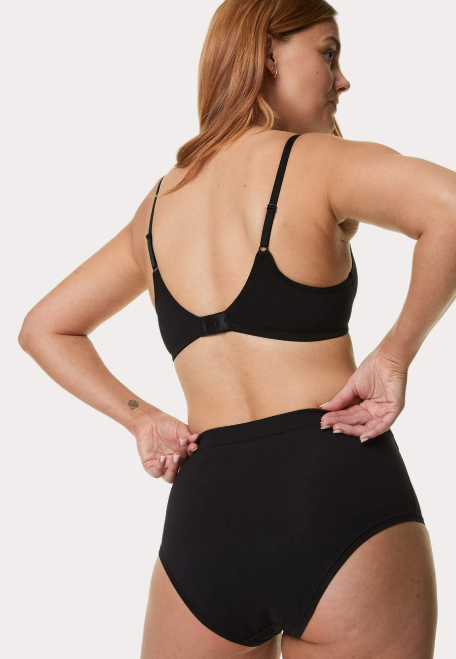Брифы Marks & Spencer 3PK STOMA, Black
Брифы Marks & Spencer 3PK STOMA, Black