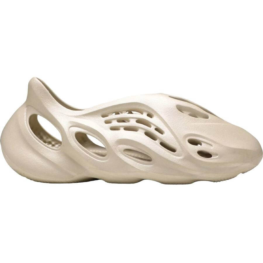 Кроссовки Yeezy Foam Runner Sand, белый 
Кроссовки Yeezy Foam Runner Sand, белый