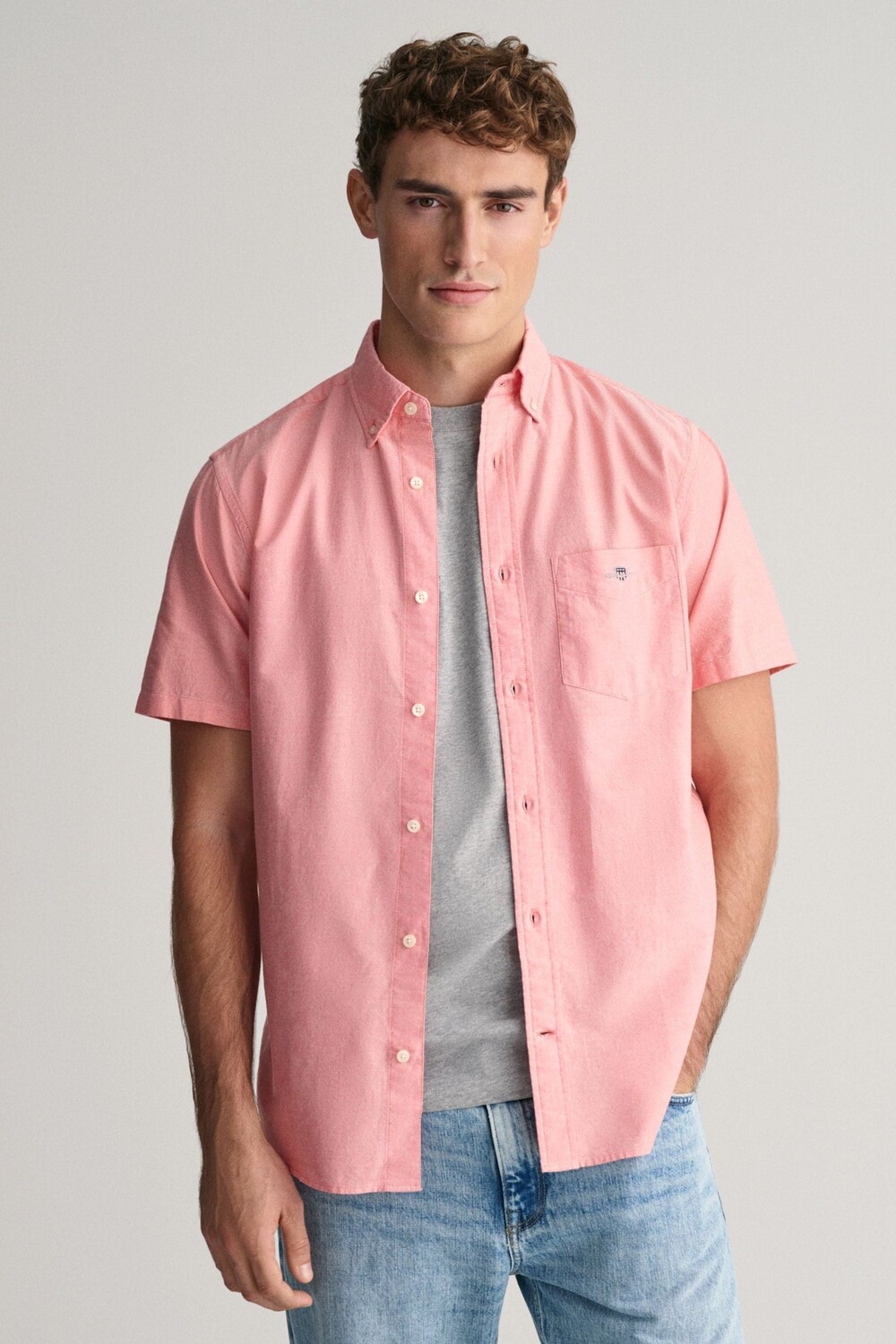 Приталенная оксфордская рубашка стандартного кроя с короткими рукавами Gant, розовый
Приталенная оксфордская рубашка стандартного кроя с короткими рукавами Gant, розовый