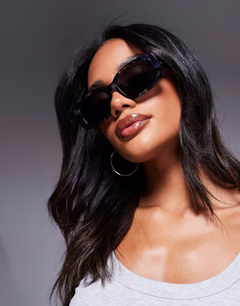 Солнцезащитные очки Quay Karma Rectangular Tortoise в синем и черном цвете Quay Australia
Солнцезащитные очки Quay Karma Rectangular Tortoise в синем и черном цвете Quay Australia