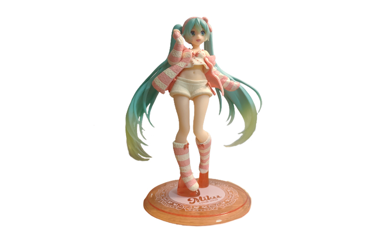 Халат Hatsune Miku Pajamas Ver с базой, 18 см TAITO
Халат Hatsune Miku Pajamas Ver с базой, 18 см TAITO