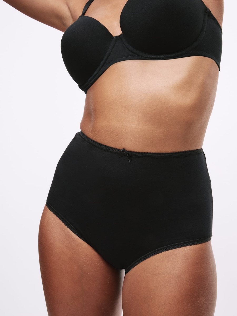 Бой-шорты Marks & Spencer, черный
Бой-шорты Marks & Spencer, черный