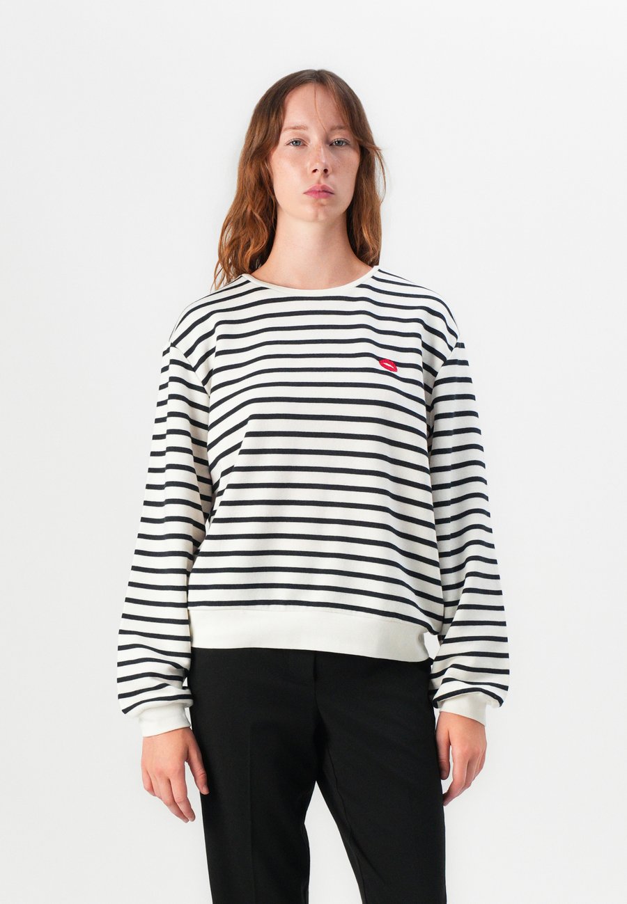 Толстовка Noisy May NMELBA STRIPE PARIS, Navy/White/Dark Blue
Толстовка Noisy May NMELBA STRIPE PARIS, Navy/White/Dark Blue