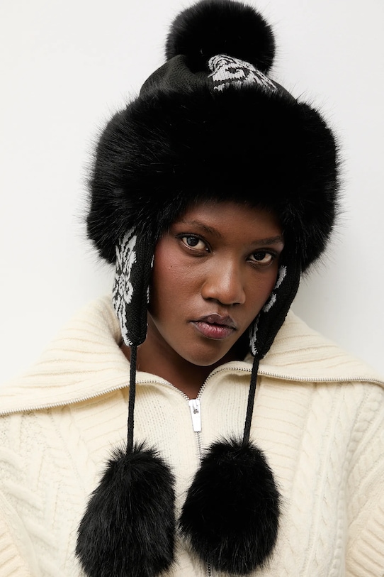 Шапка Answear.Lab, черный
Шапка Answear.Lab, черный