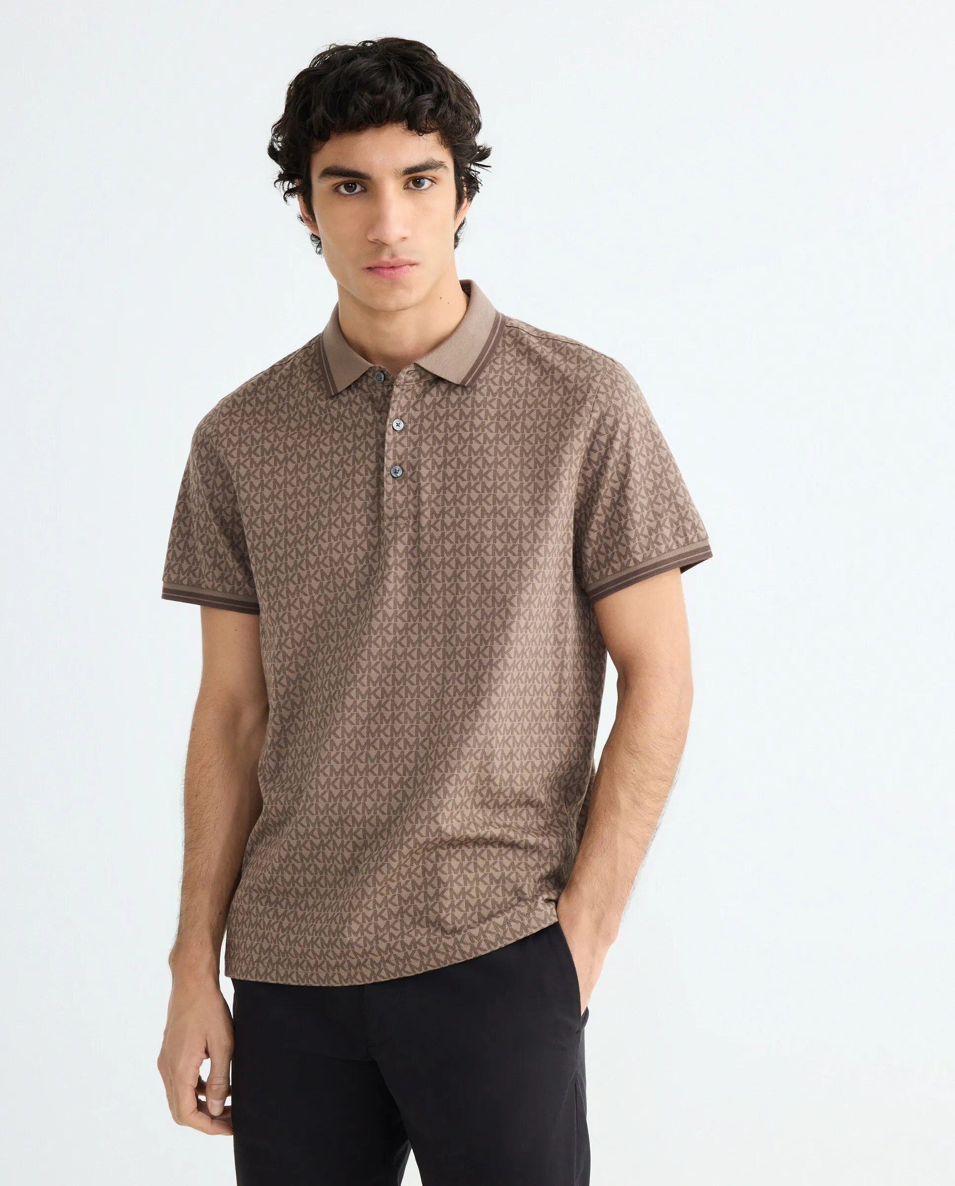 Мужская футболка с коротким рукавом и принтом логотипов Michael Kors, бежевый
Мужская футболка с коротким рукавом и принтом логотипов Michael Kors, бежевый