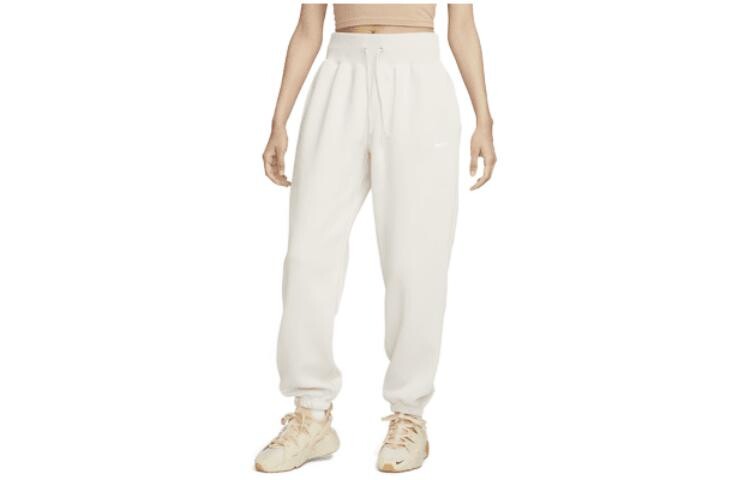 Повседневные брюки женские белые Nike
Повседневные брюки женские белые Nike