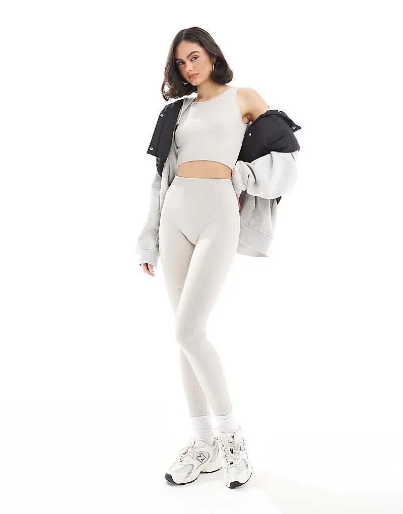 бесшовные леггинсы бежевого цвета
бесшовные леггинсы бежевого цвета