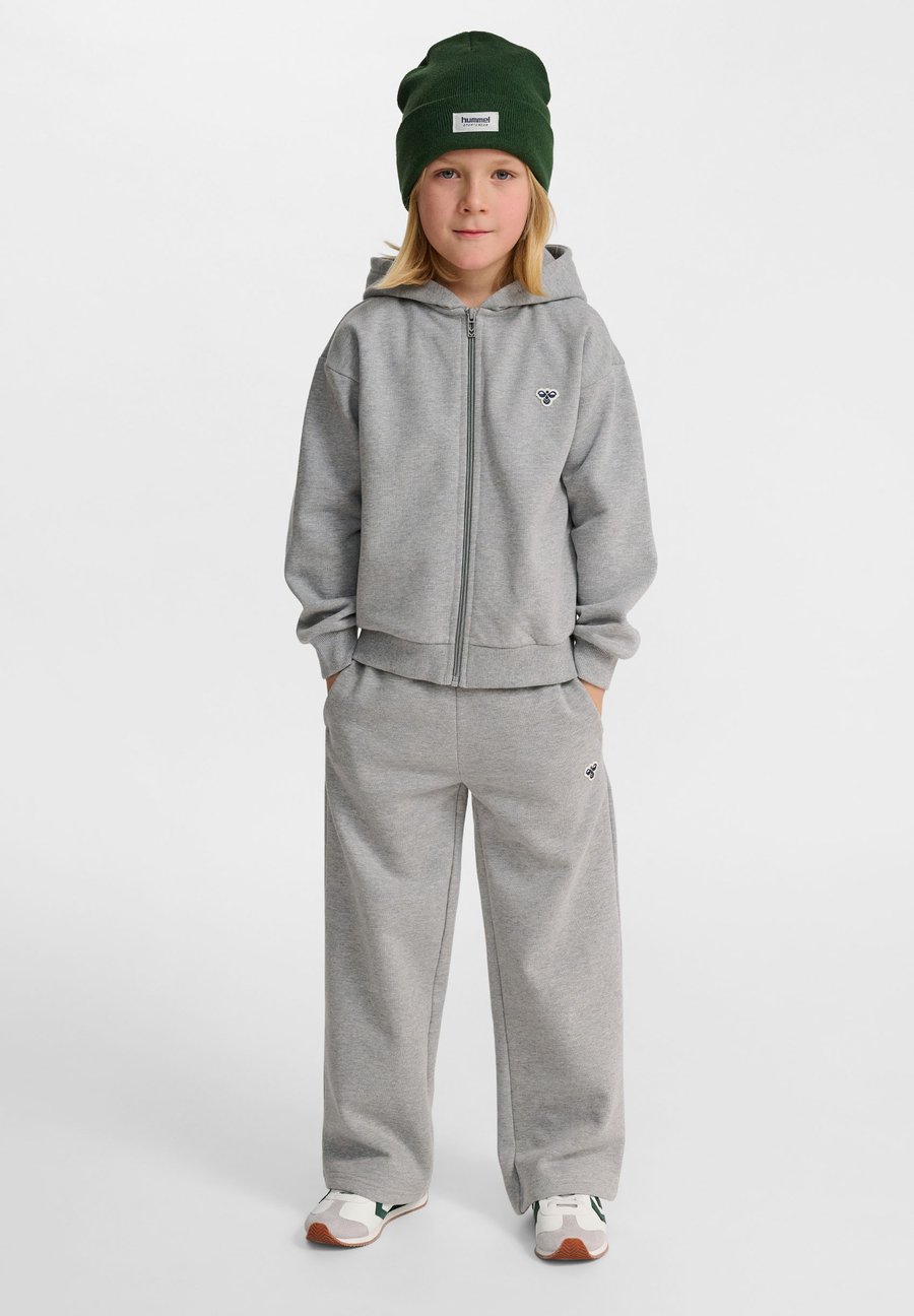 Худи Hummel JR LOOSE HOODIE BEE, Grey Melange/Grey
Худи Hummel JR LOOSE HOODIE BEE, Grey Melange/Grey