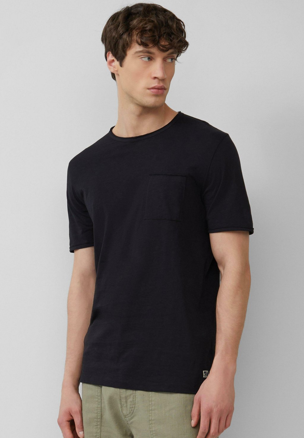 Базовая футболка FLAMM UND OFFENEN KANTEN s.Oliver, черный
Базовая футболка FLAMM UND OFFENEN KANTEN s.Oliver, черный