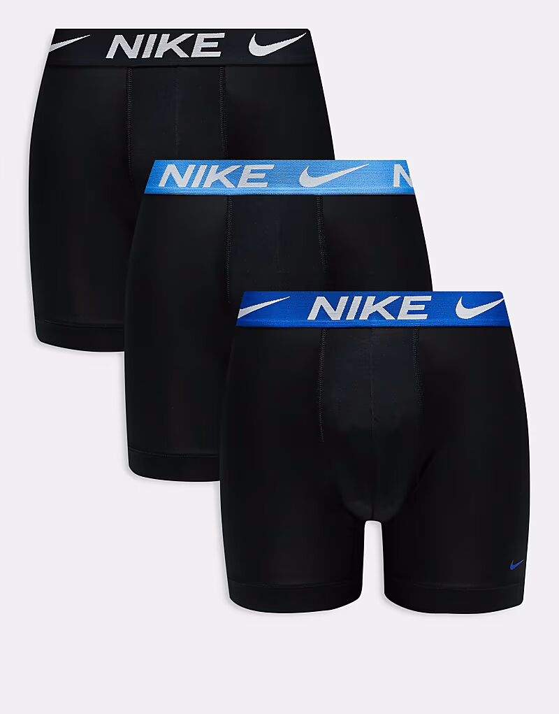 Комплект из 3 пар трусов-боксеров Nike Dri-Fit Essential Microfibre черного цвета с синими поясами
Комплект из 3 пар трусов-боксеров Nike Dri-Fit Essential Microfibre черного цвета с синими поясами