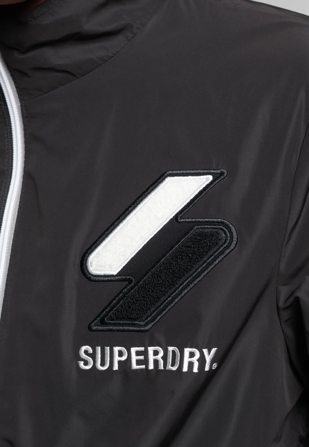 Тренировочная куртка CAGOULE Superdry, черный 
Тренировочная куртка CAGOULE Superdry, черный