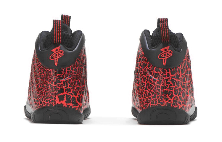 Детские баскетбольные кроссовки Nike Foamposite One PS
Детские баскетбольные кроссовки Nike Foamposite One PS