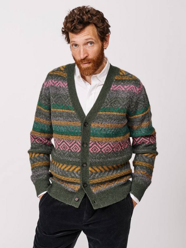 Шерстяной кардиган с V-образным вырезом в стиле фэр-айл Aubin
Шерстяной кардиган с V-образным вырезом в стиле фэр-айл Aubin