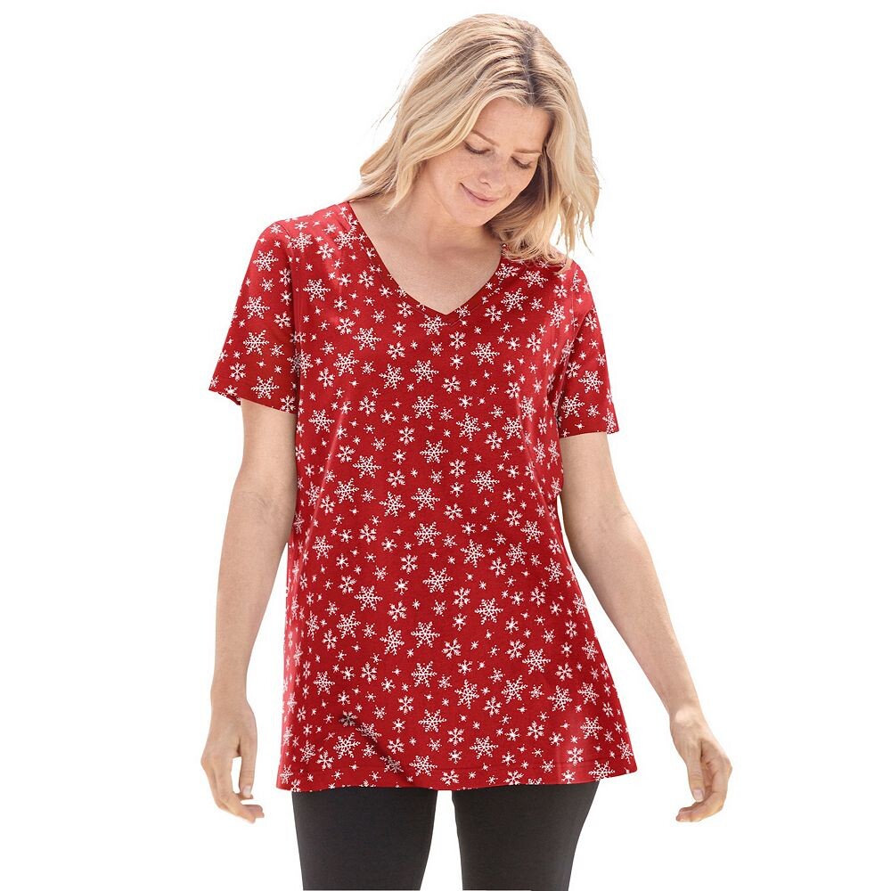 Женщина в женской футболке больших размеров с идеальным принтом и короткими рукавами и v-образным вырезом Woman Within, цвет Classic Red Snowflakes 
Женщина в женской футболке больших размеров с идеальным принтом и короткими рукавами и v-образным вырезом Woman Within, цвет Classic Red Snowflakes