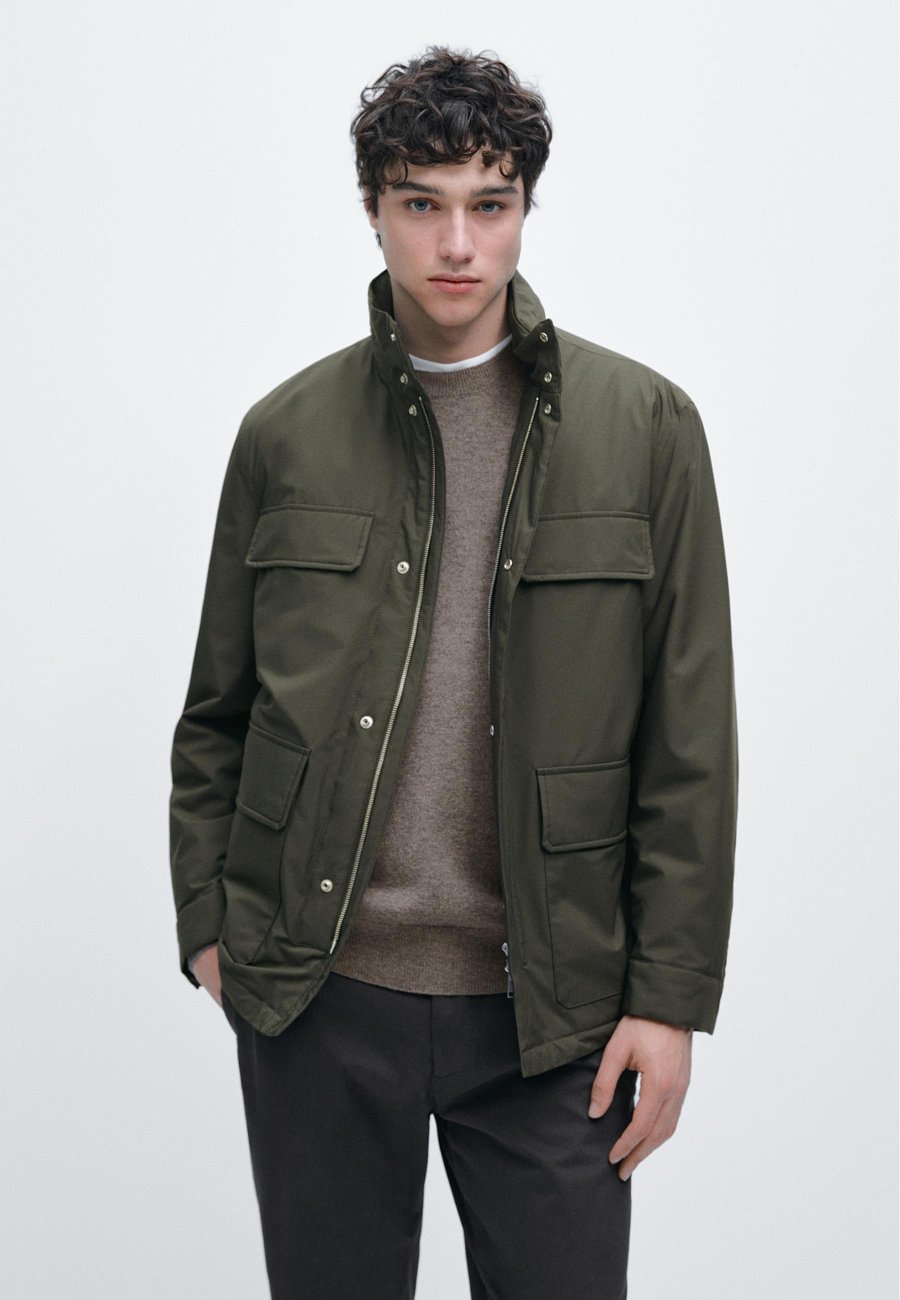 Куртка Massimo Dutti WATER-REPELLENT PUFFER WITH POCKETS, Mottled Dark Brown
Куртка Massimo Dutti WATER-REPELLENT PUFFER WITH POCKETS, Mottled Dark Brown